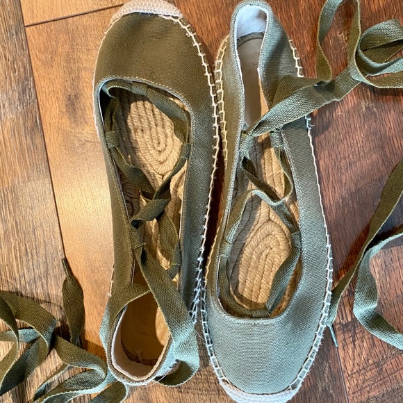 J.CREW Lace Up Espadrilles - Size 9 - Picture 4 of 7